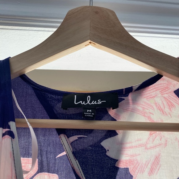 Lulu’s wrap dress - Picture 2 of 2